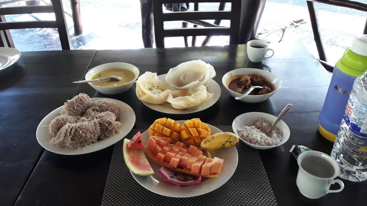 Little Sunshine Guest House & Restaurant 탕갈레 외부 사진
